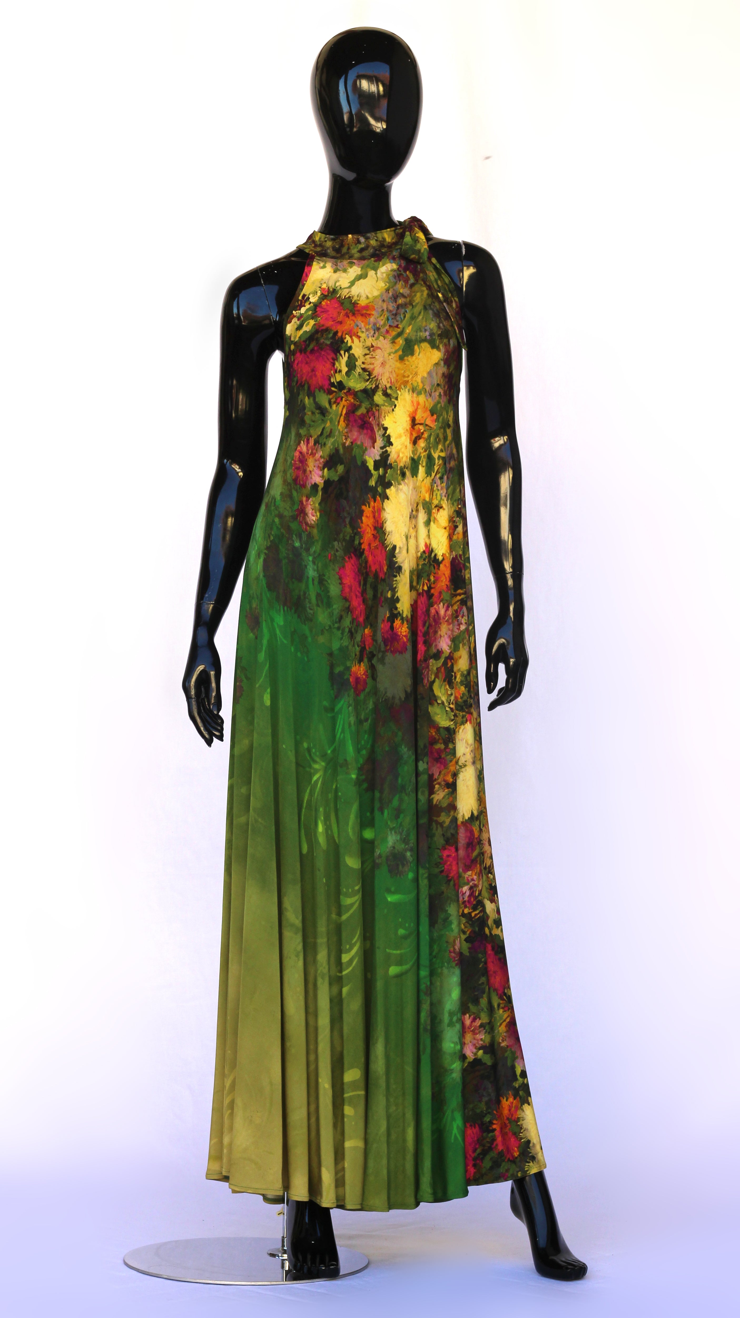 modello-fioritura-coolcat-italia-abito-lungo-jersey-stampato-con-fiori fronte completo